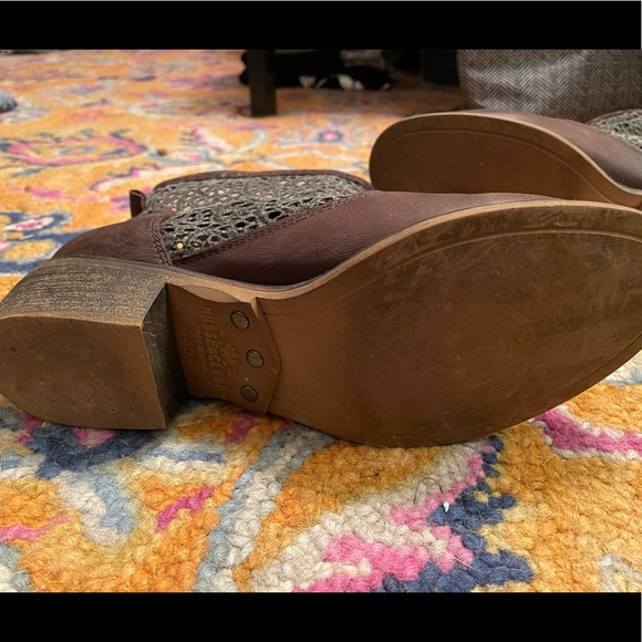 Musse and cloud lace booties - Picture 5 of 7